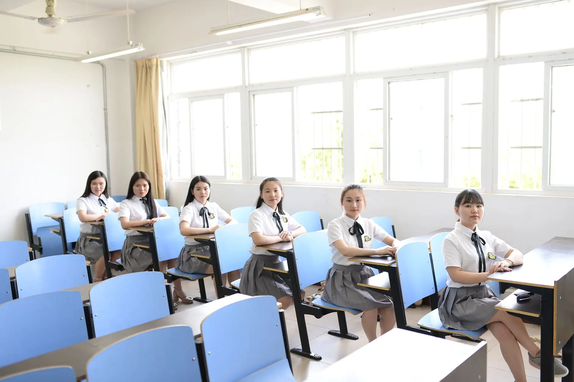 会议麦克风拾音范围与灵敏度选择：如何匹配不同会议室需求