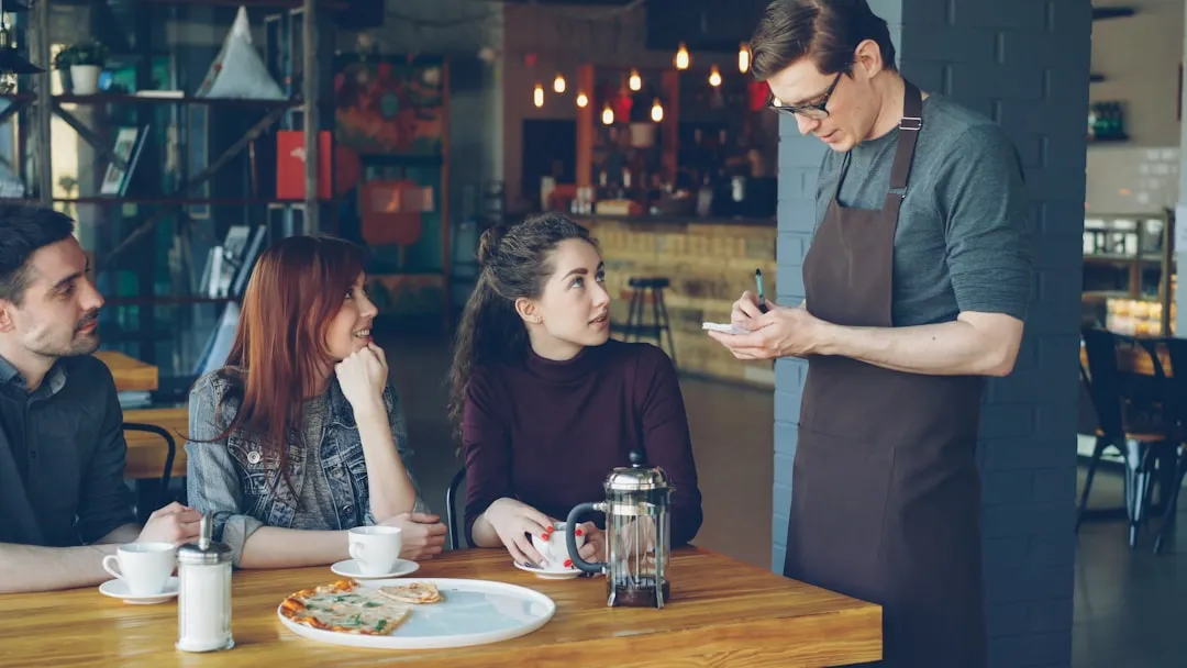 会议麦克风拾音距离与灵敏度参数详解及选型建议
