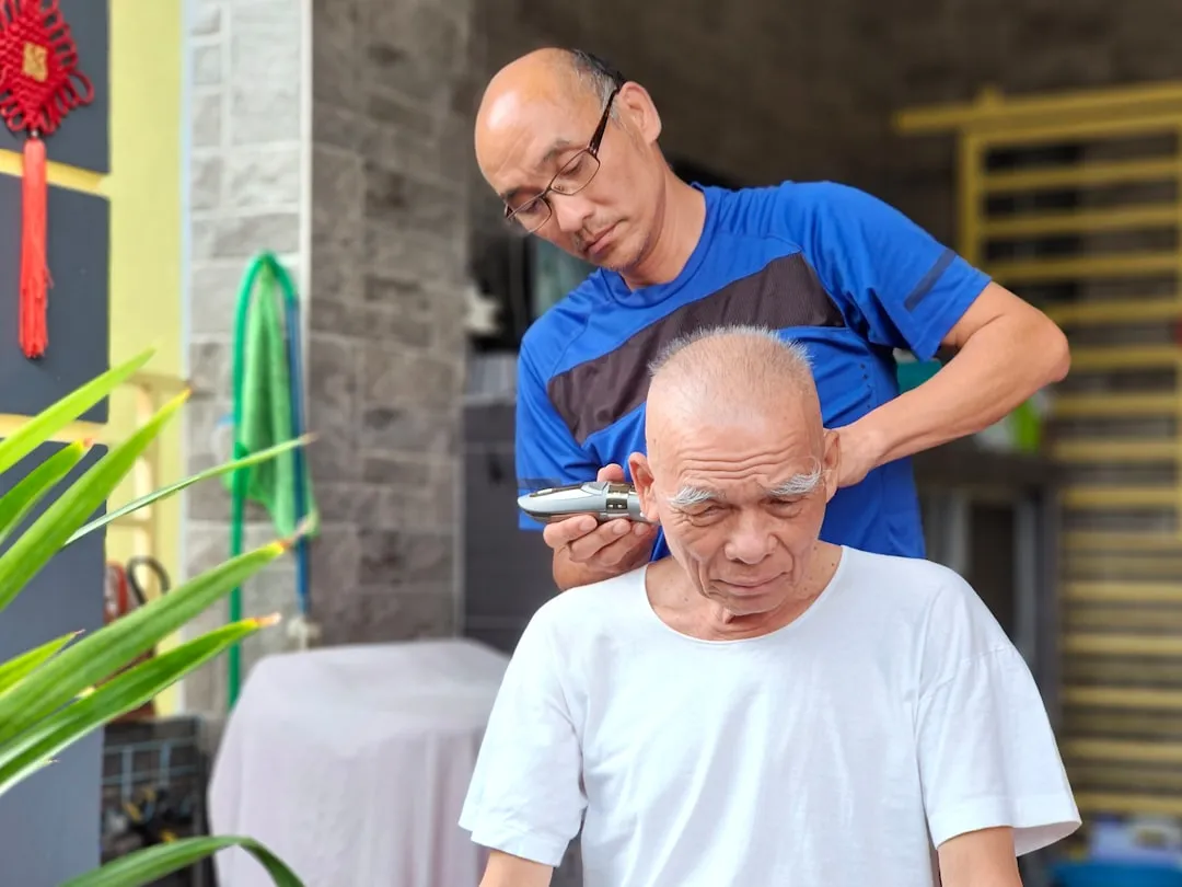 会议麦克风拾音技术对比：从全向到指向的选型要点