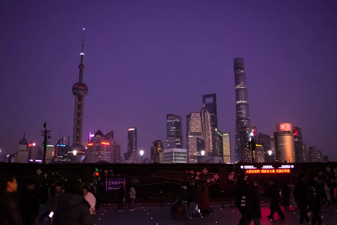 会议麦克风拾音距离与清晰度的技术实现路径分析